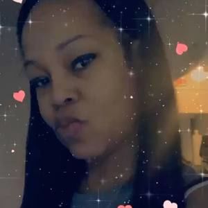 Meet your Posher, Mecia